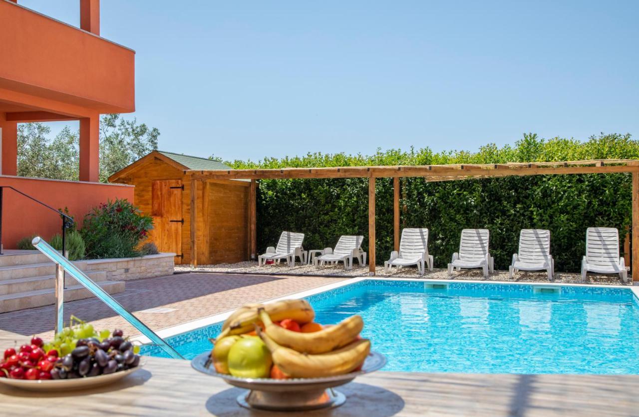 Hotel Natura Vilanija Exterior photo