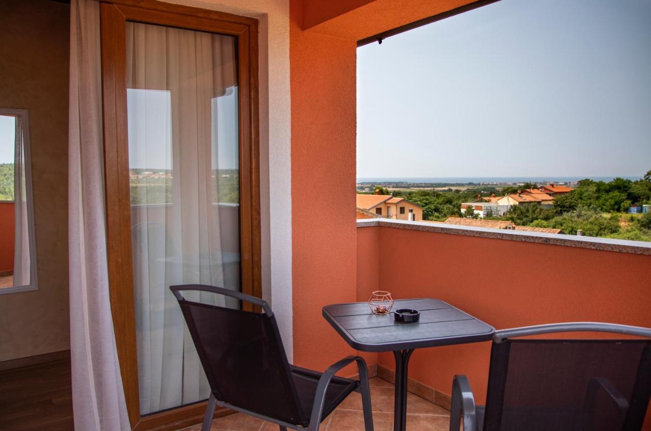 Hotel Natura Vilanija Exterior photo