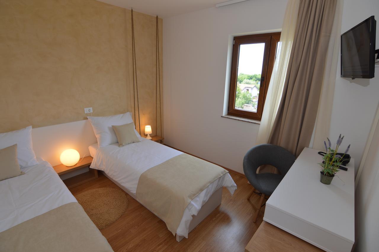 Hotel Natura Vilanija Exterior photo